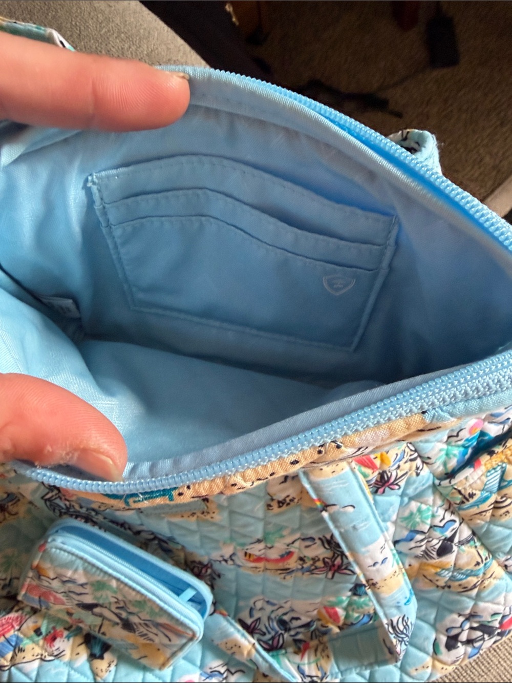 Vera Bradley Light Blue Quilted Beach-Print Tote with Matching Pouches - Picture 4 of 9